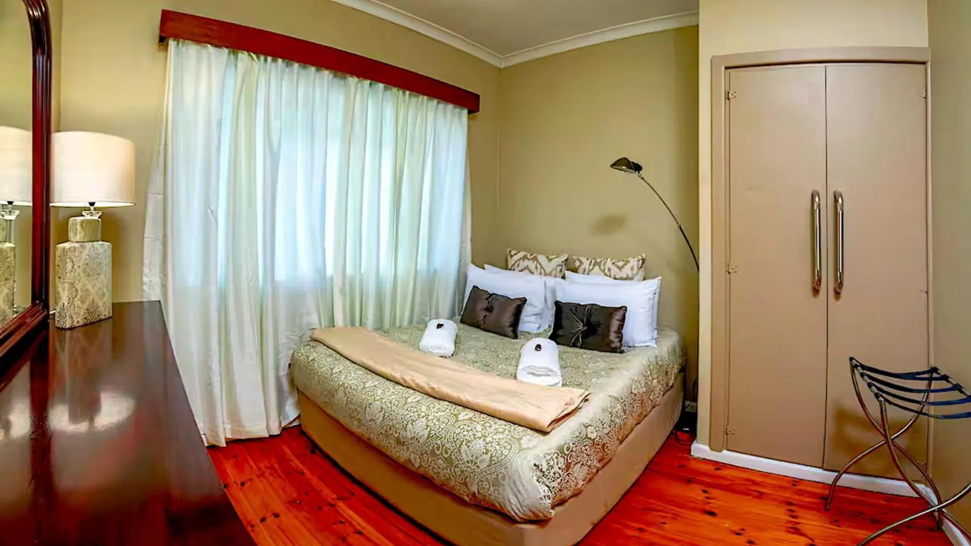 Munro Suites Port Elizabeth Apartment